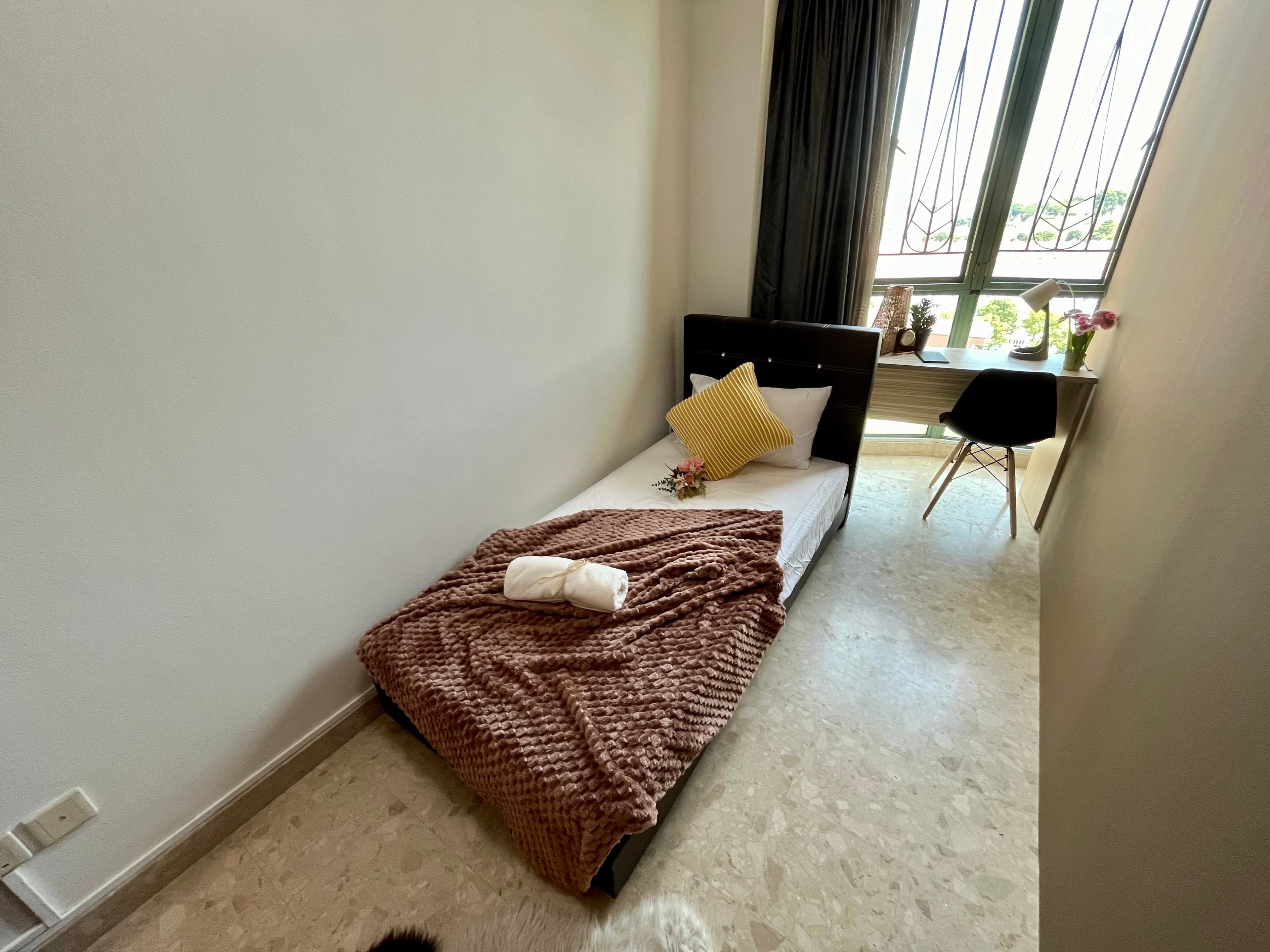 Common Bedroom 1 in Yew Mei Green - Image 3